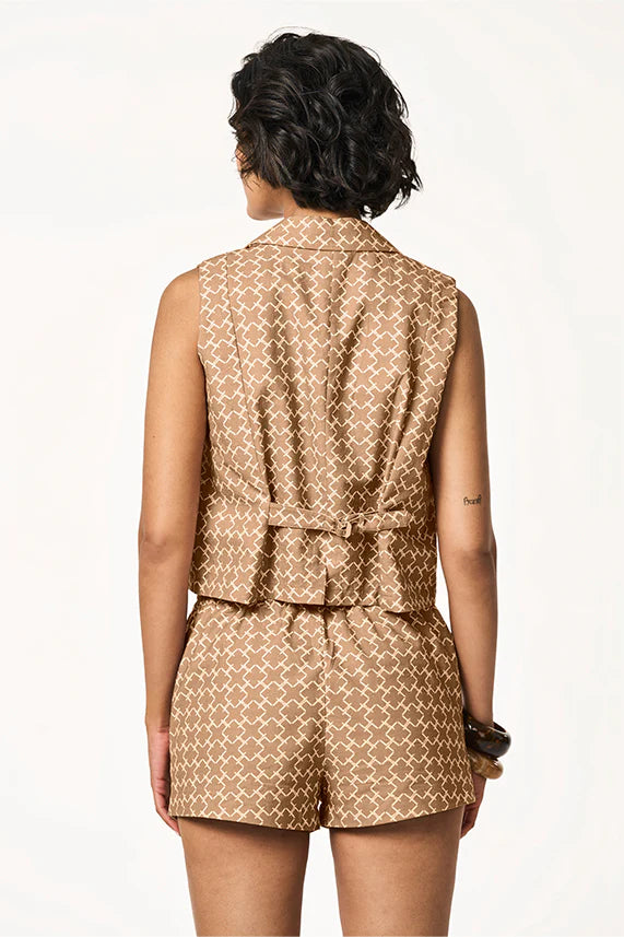 Kira Monogram Toffee & White monogram