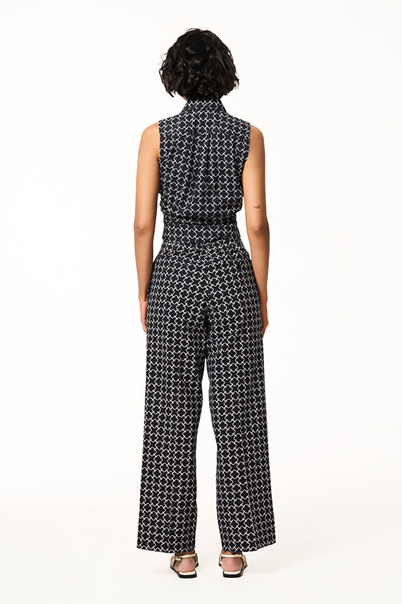 #color_black-white-monogram