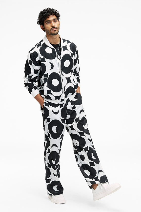 #color_moonglow-black