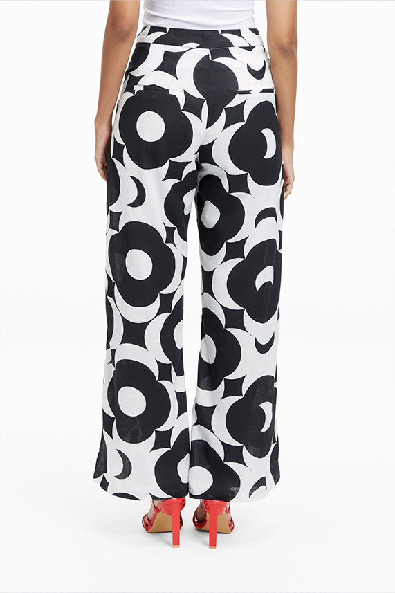 #color_moonglow-black