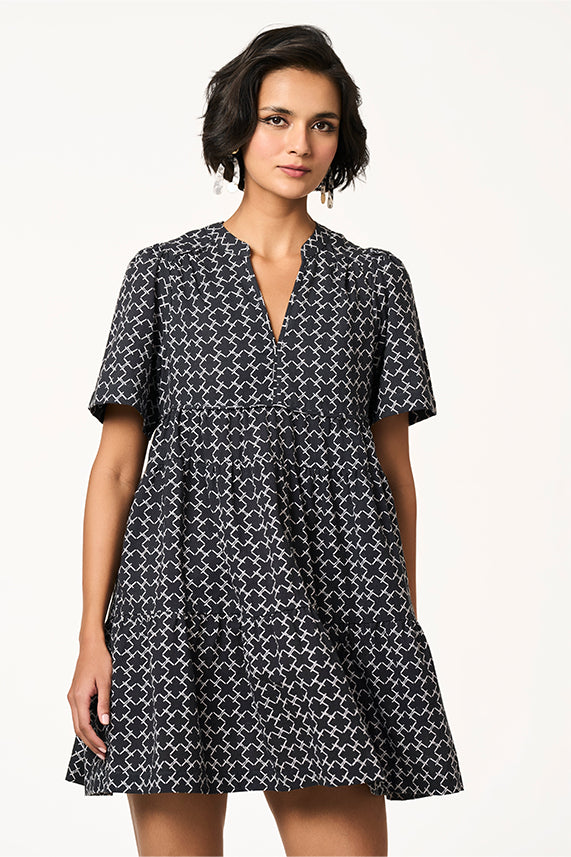 #color_black-white-monogram