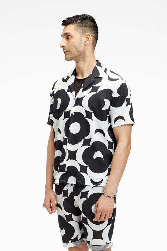 #color_moonglow-black