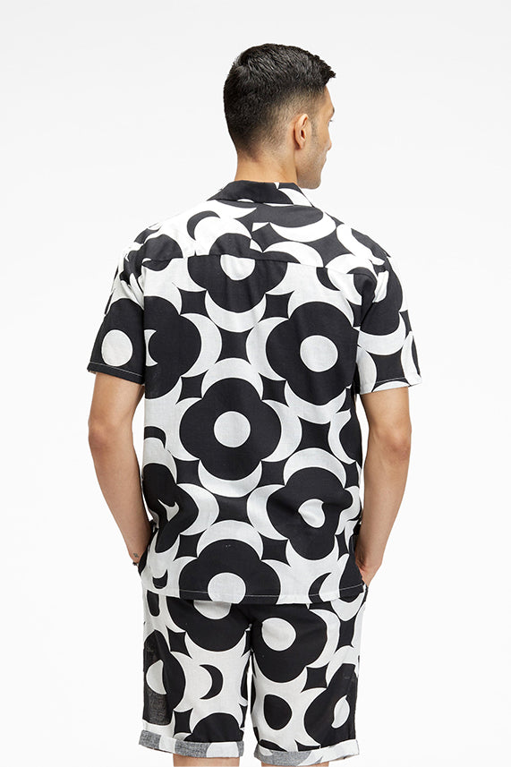 #color_moonglow-black