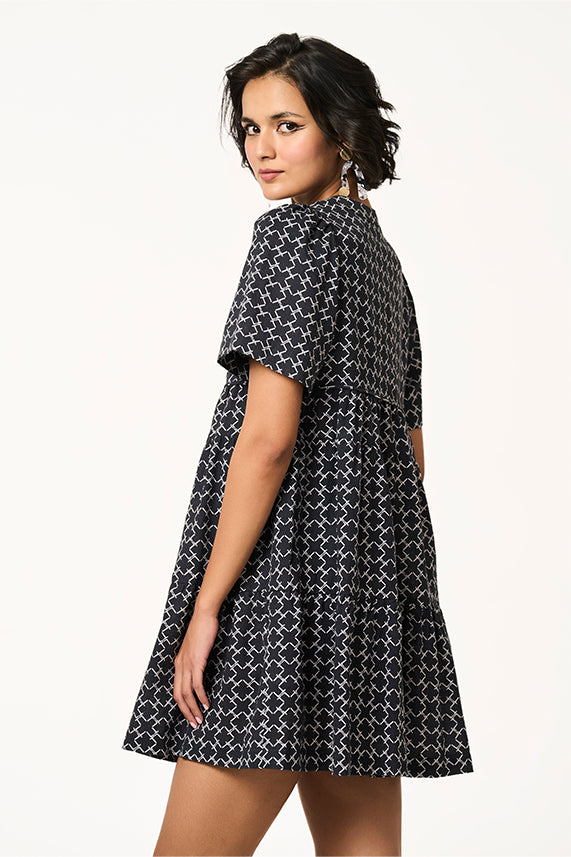 #color_black-white-monogram