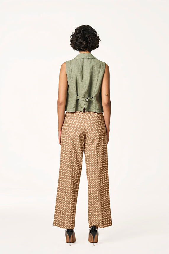 Kira Linen