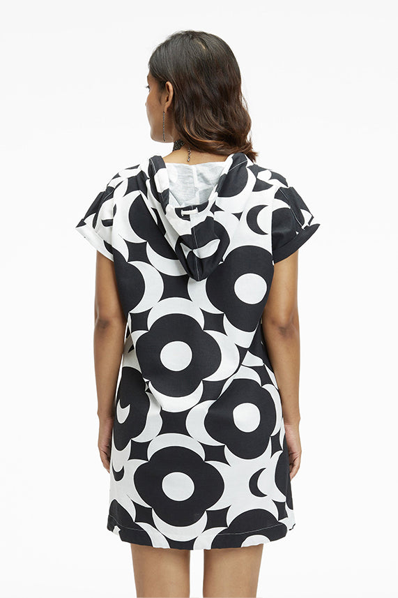 #color_moonglow-black