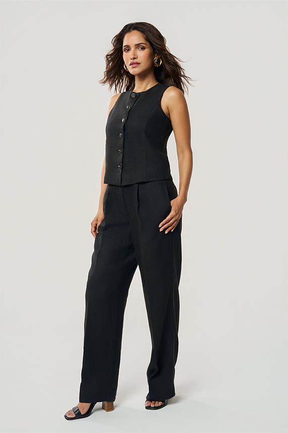 Ashley Delphi - Black