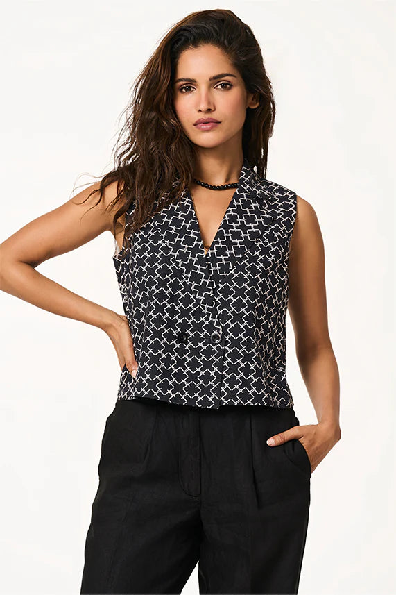Kira Monogram Black & White monogram
