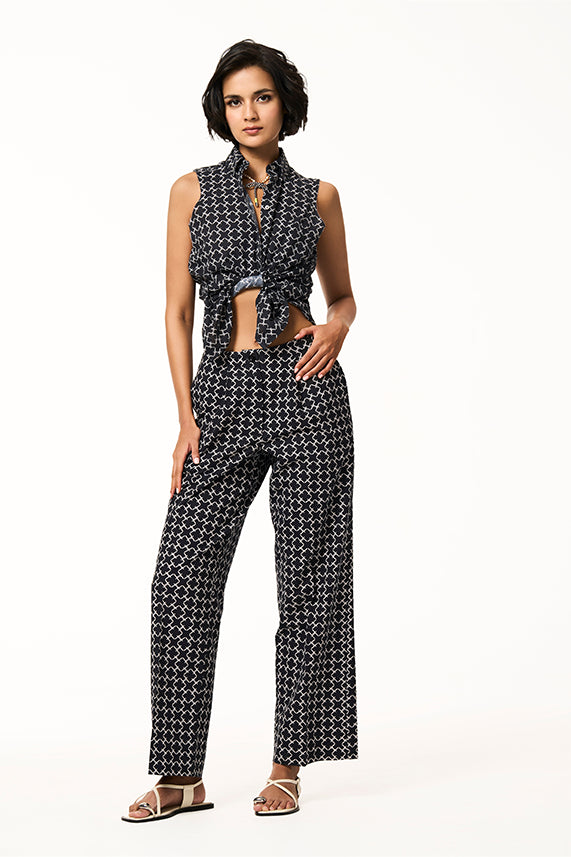 #color_black-white-monogram