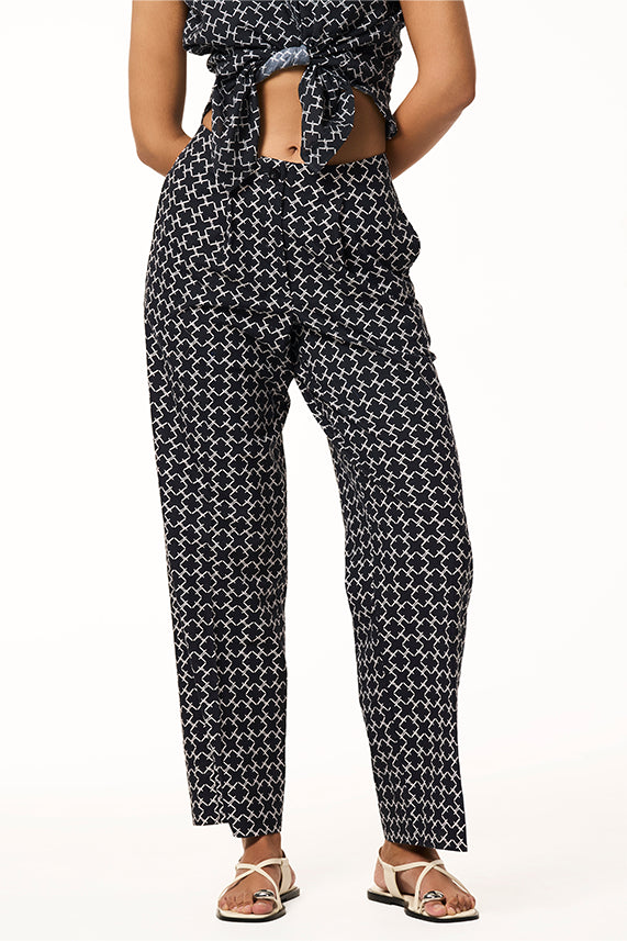 #color_black-white-monogram