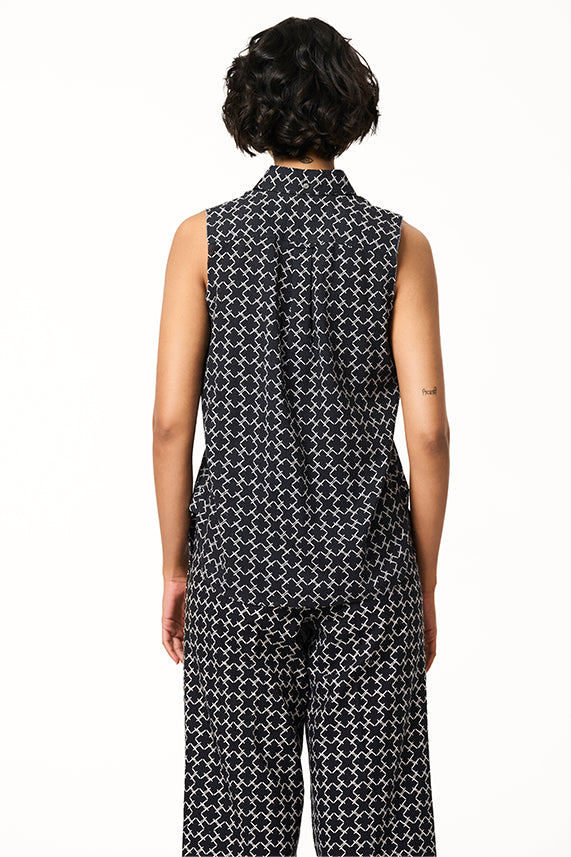 #color_black-white-monogram