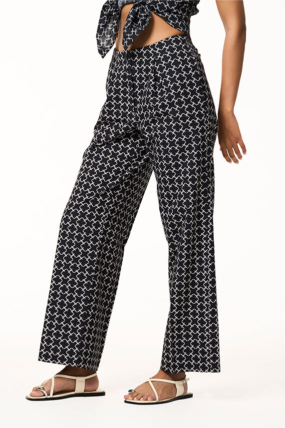 #color_black-white-monogram