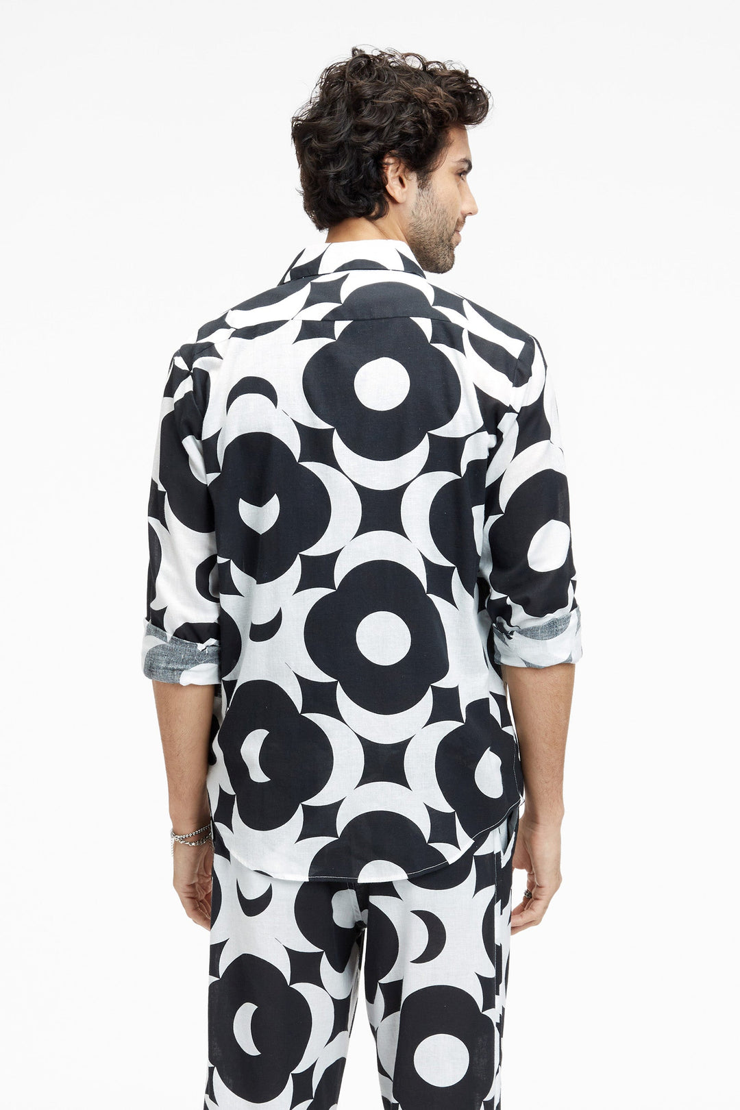 #color_moonglow-black