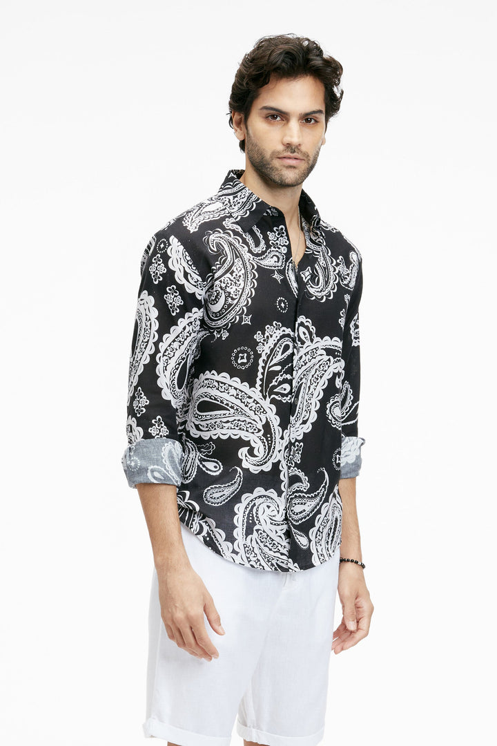 hi_live_theme #color_noir-paisley